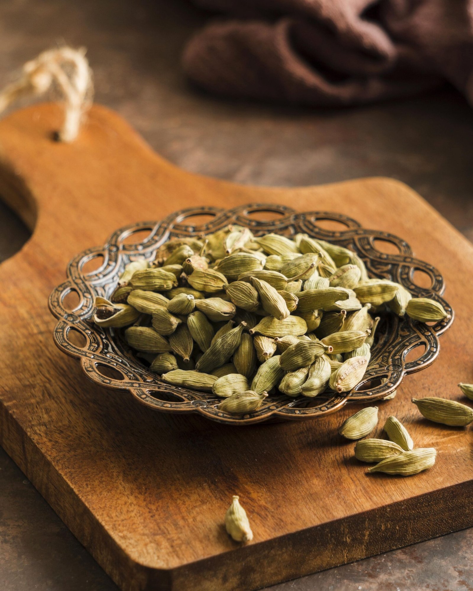 Cardamome dans un bol Cardamome dans un bol