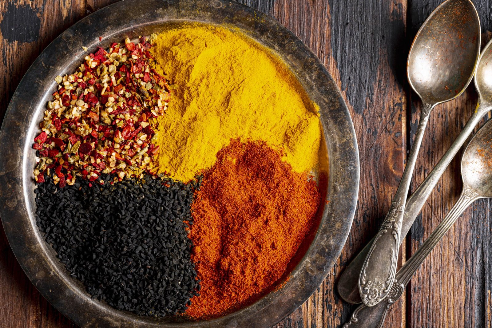 Les épices pour la composition du curry